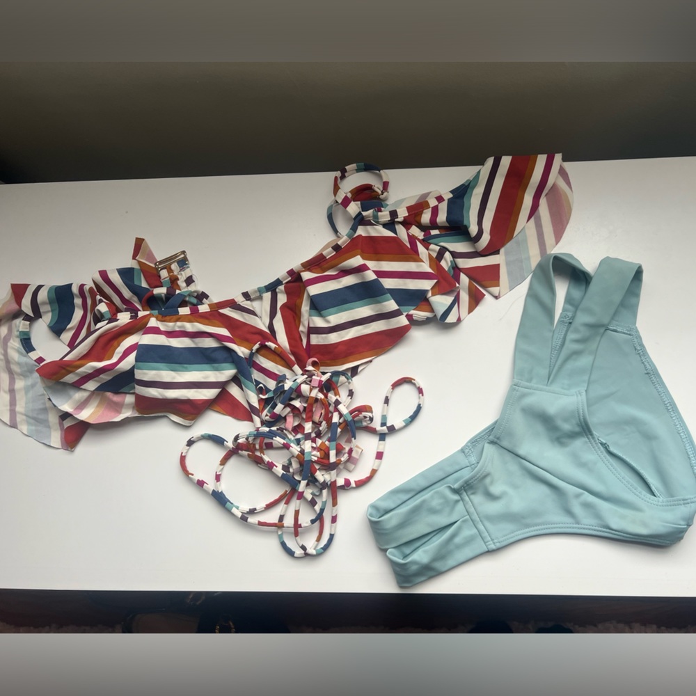 Caletta 70’s Stripe Flutter Sleeve Top & Euro Bik… - image 6